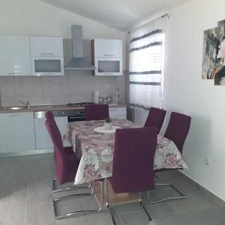 Seaview Andrea Apartment *