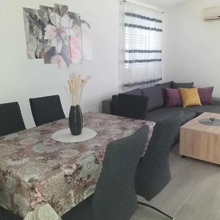 Seaview Andrea Apartment *